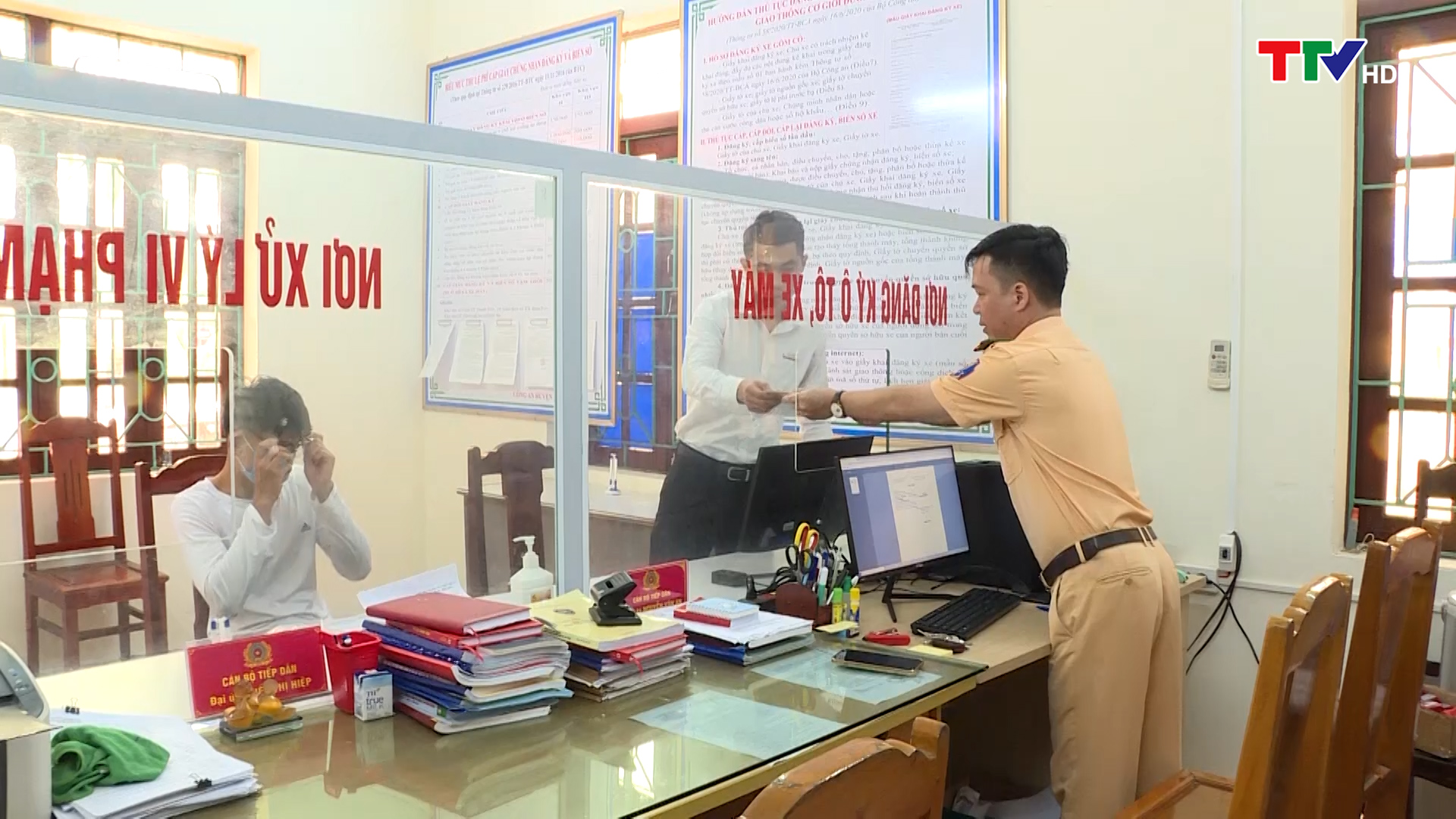 Sau 4 tháng Công an Thanh Hóa phân cấp đăng ký xe cho công an cấp huyện, xã - Ảnh 5.