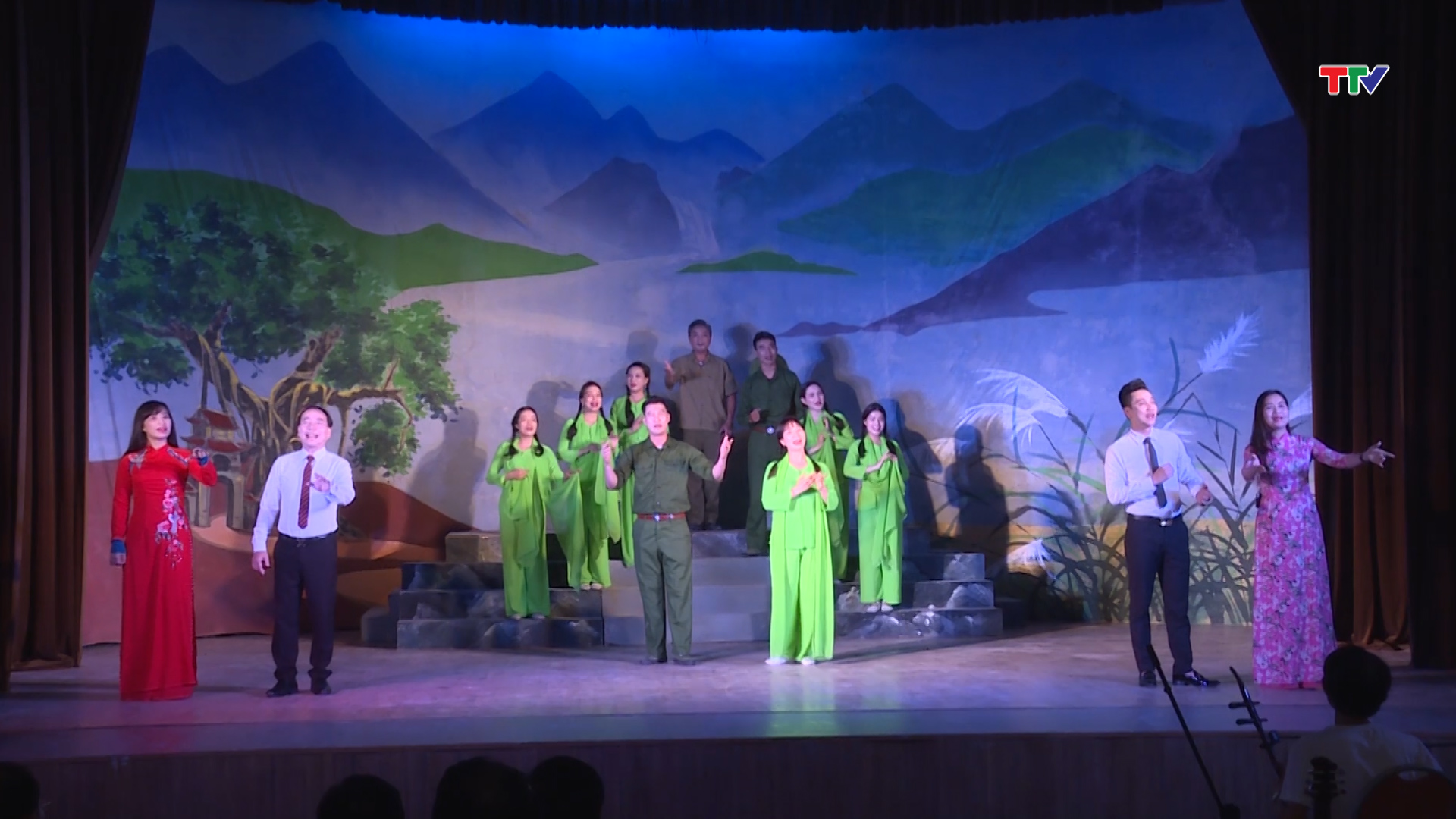 Sân khấu nghệ thuật truyền thống xứ Thanh: Mong chờ làn gió mới - Ảnh 5.