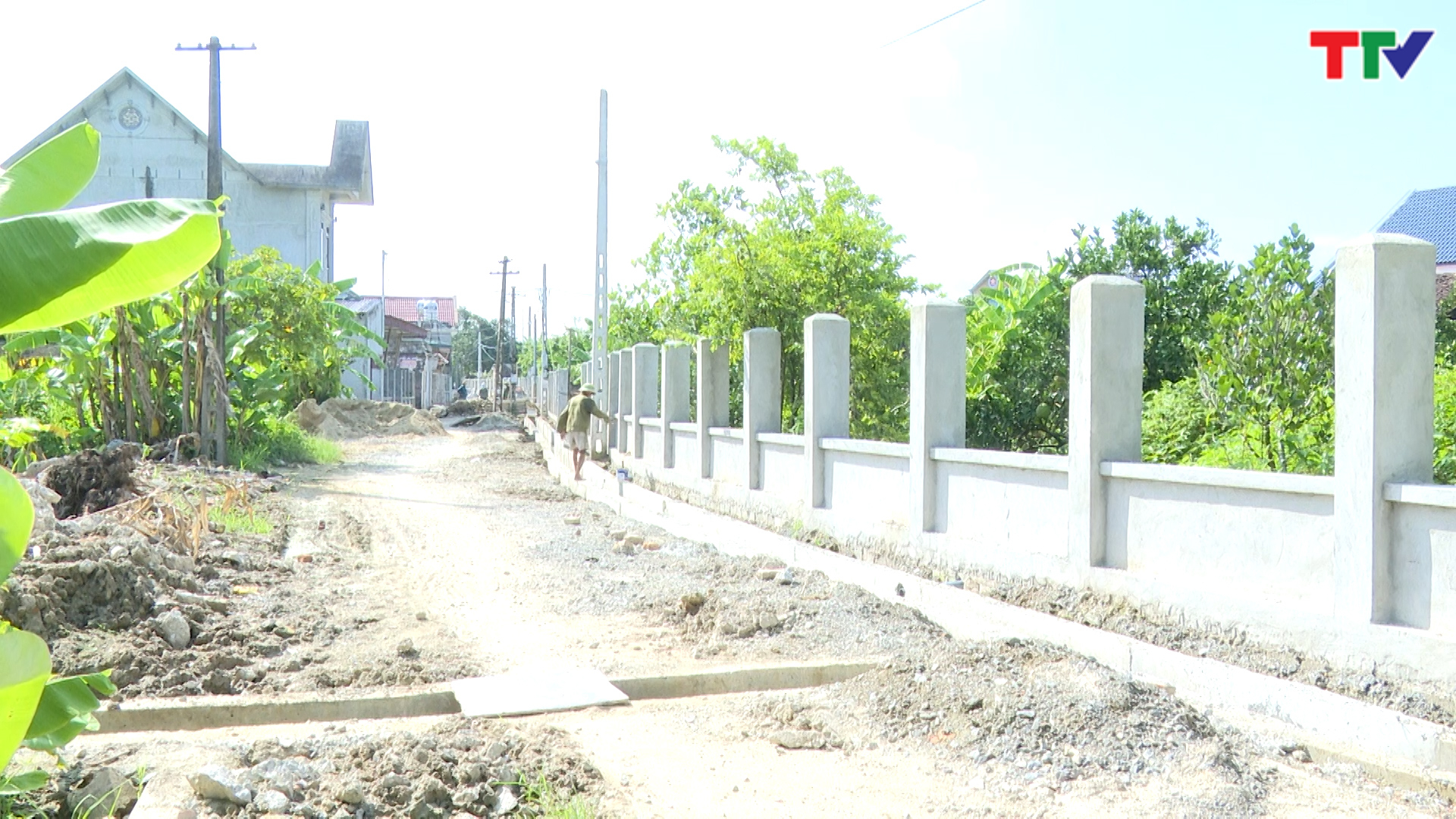 Xã Nam Giang vận động vận động người dân hiến đất mở rộng đường giao thông xây dựng Nông thôn mới nâng cao - Ảnh 3.