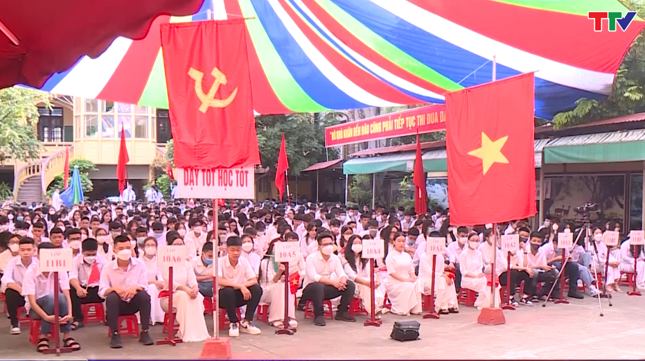 Trường THPT Lý Thường Kiệt khai giảng năm học mới - Ảnh 3. Trường THPT Lý Thường Kiệt khai giảng năm học mới - Ảnh 3.