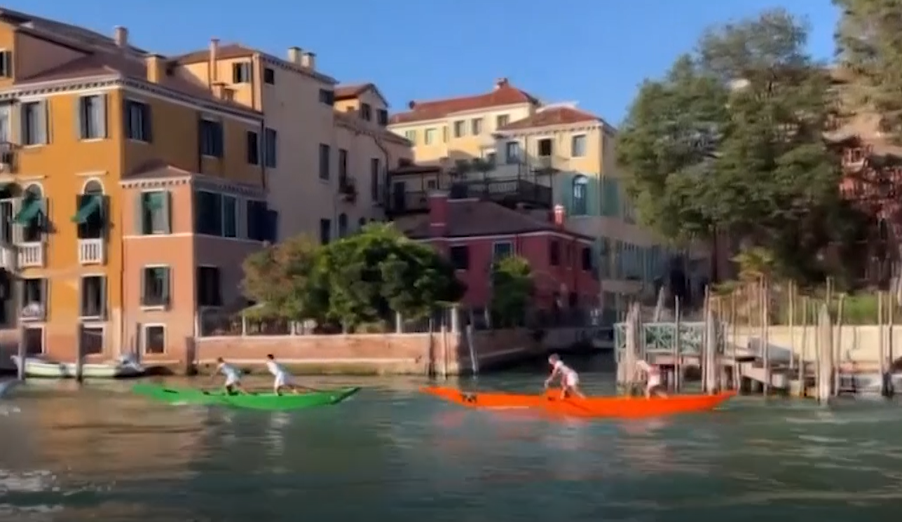 Lễ hội đua thuyền quý tộc ở Venice, Italia - Ảnh 1.