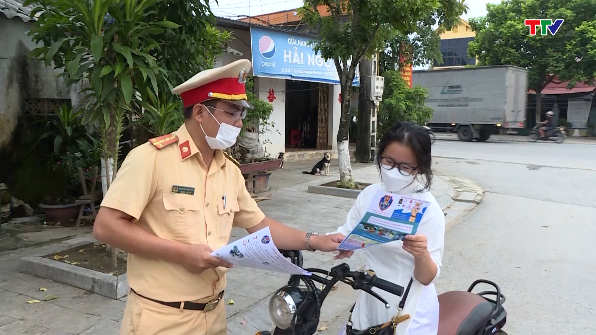 Nâng cao ý thức chấp hành pháp luật trật tự giao thông trong thanh thiếu niên, học sinh  - Ảnh 2.