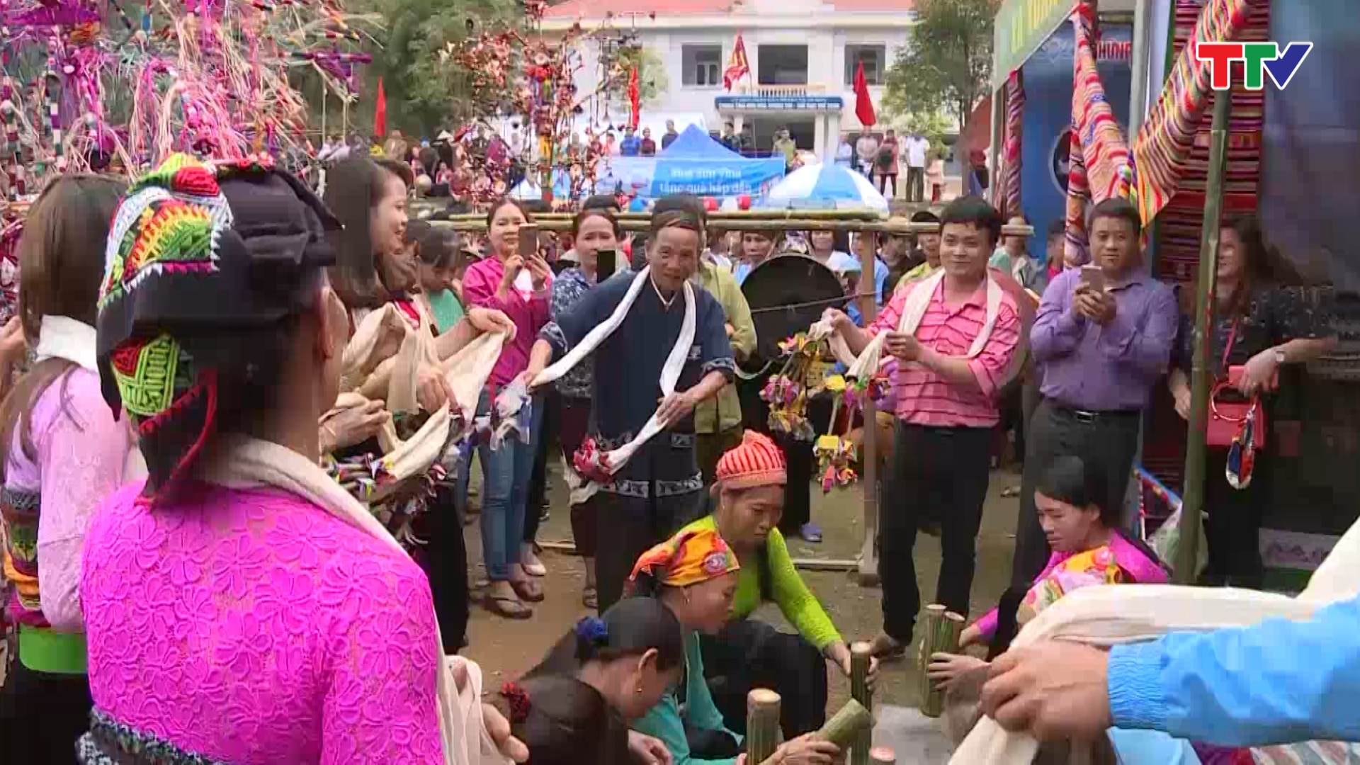 Bảo tồn 2 lễ hội truyền thống tiêu biểu các dân tộc thiểu số tỉnh Thanh Hoá - Ảnh 2.