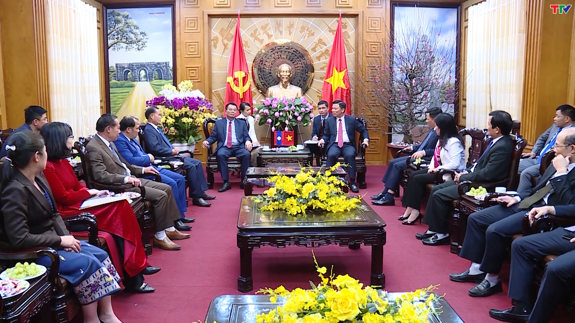 Đồng chí Bí thư Tỉnh ủy tiếp xã giao Đoàn đại biểu cấp cao tỉnh Hủa Phăn - nước Cộng hòa dân chủ nhân dân Lào - Ảnh 2.