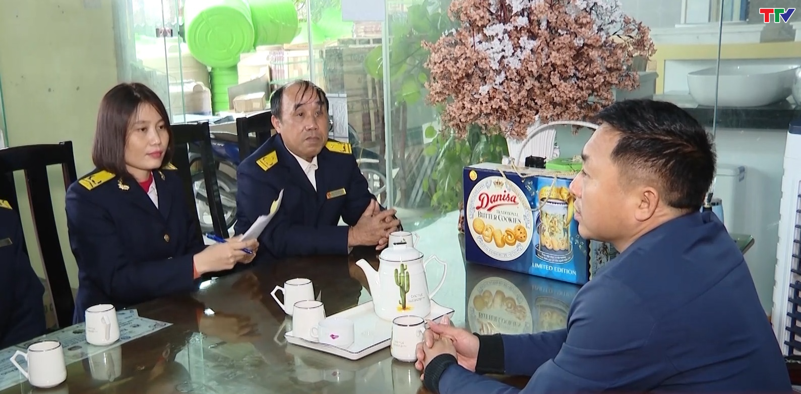 Chi cục Thuế khu vực Nga Sơn- Hậu Lộc nỗ lực thu lệ phí môn bài ngay từ đầu năm - Ảnh 3. Chi cục Thuế khu vực Nga Sơn- Hậu Lộc nỗ lực thu lệ phí môn bài ngay từ đầu năm - Ảnh 3.