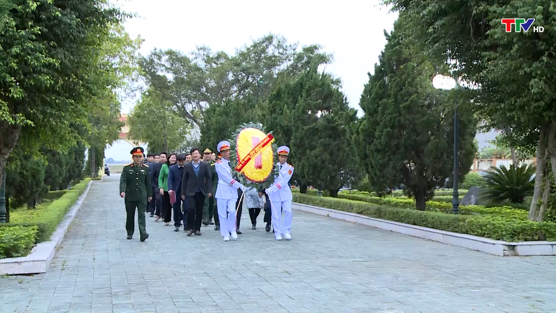 Đoàn công tác của tỉnh thăm và chúc tết tại huyện Hậu Lộc - Ảnh 2.