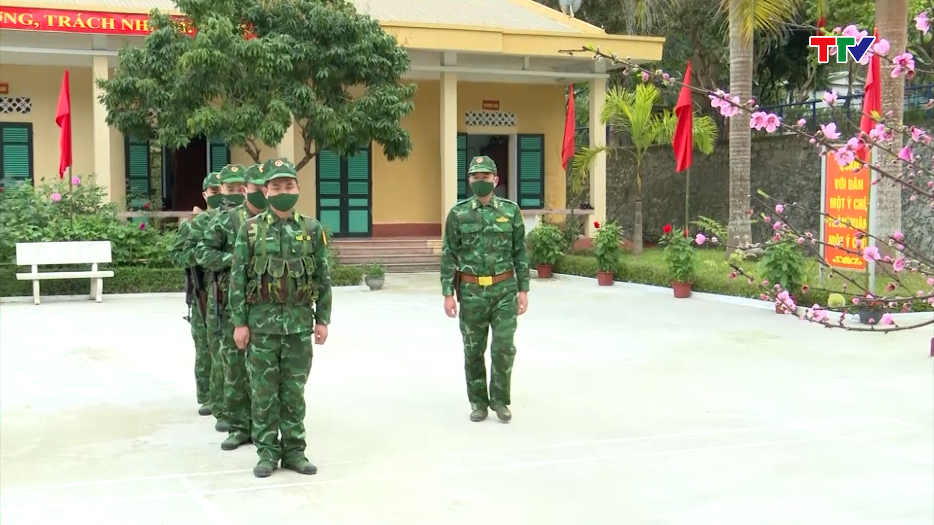Bộ đội biên phòng tăng cường đảm bảo an ninh biên giới trong dịp Tết - Ảnh 6.