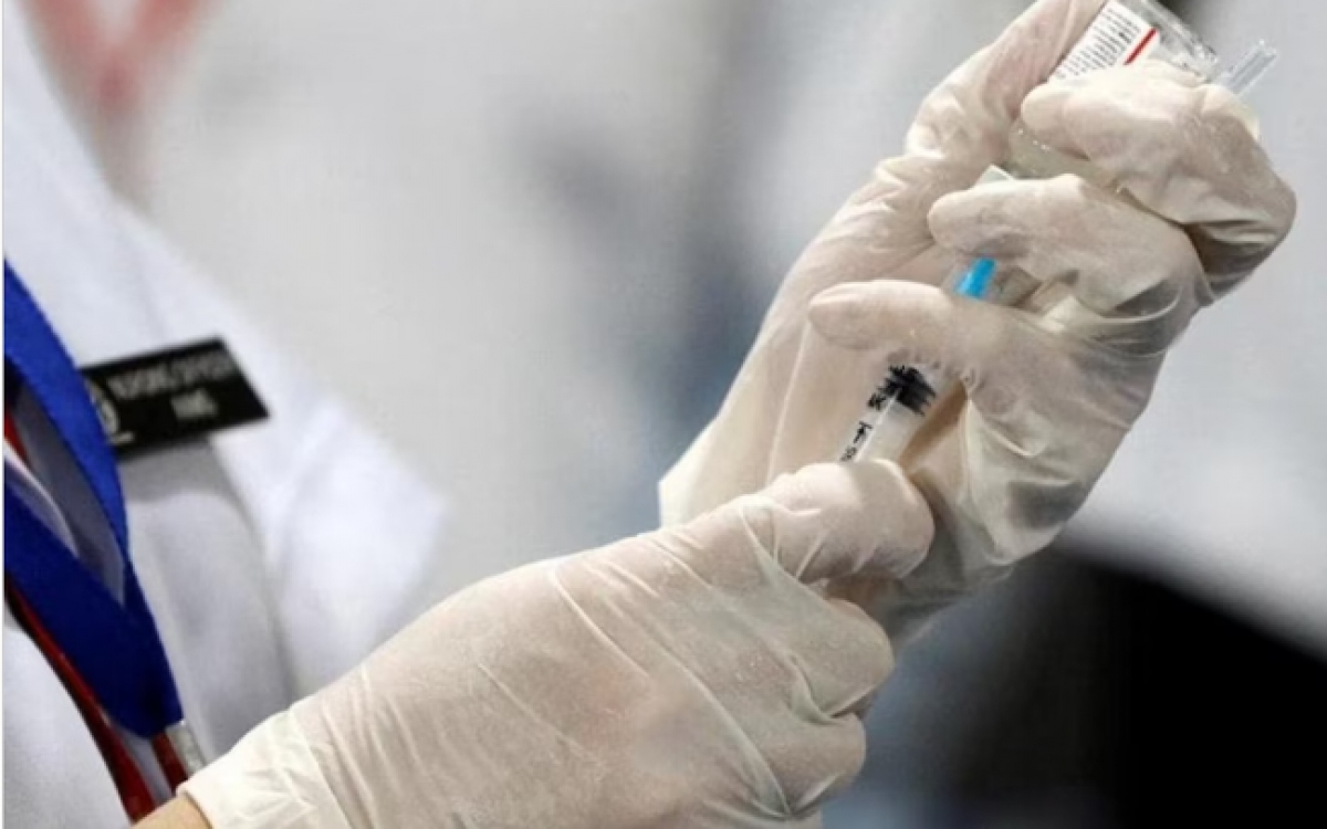 Australia phê duyệt vaccine mới chống lại biến thể BA.4 và BA.5 - Ảnh 1.