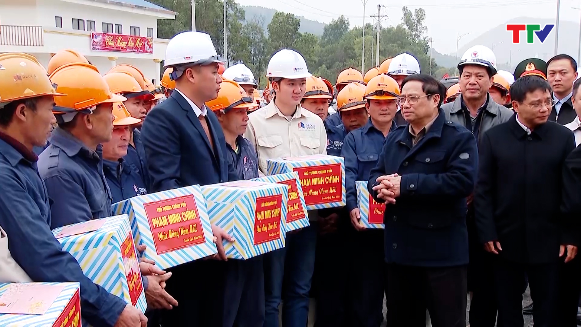 Thủ tướng Chính phủ kiểm tra tình hình thi công xây dựng tuyến đường cao tốc Bắc – Nam phía Đông qua địa bàn Thanh Hóa - Ảnh 5.