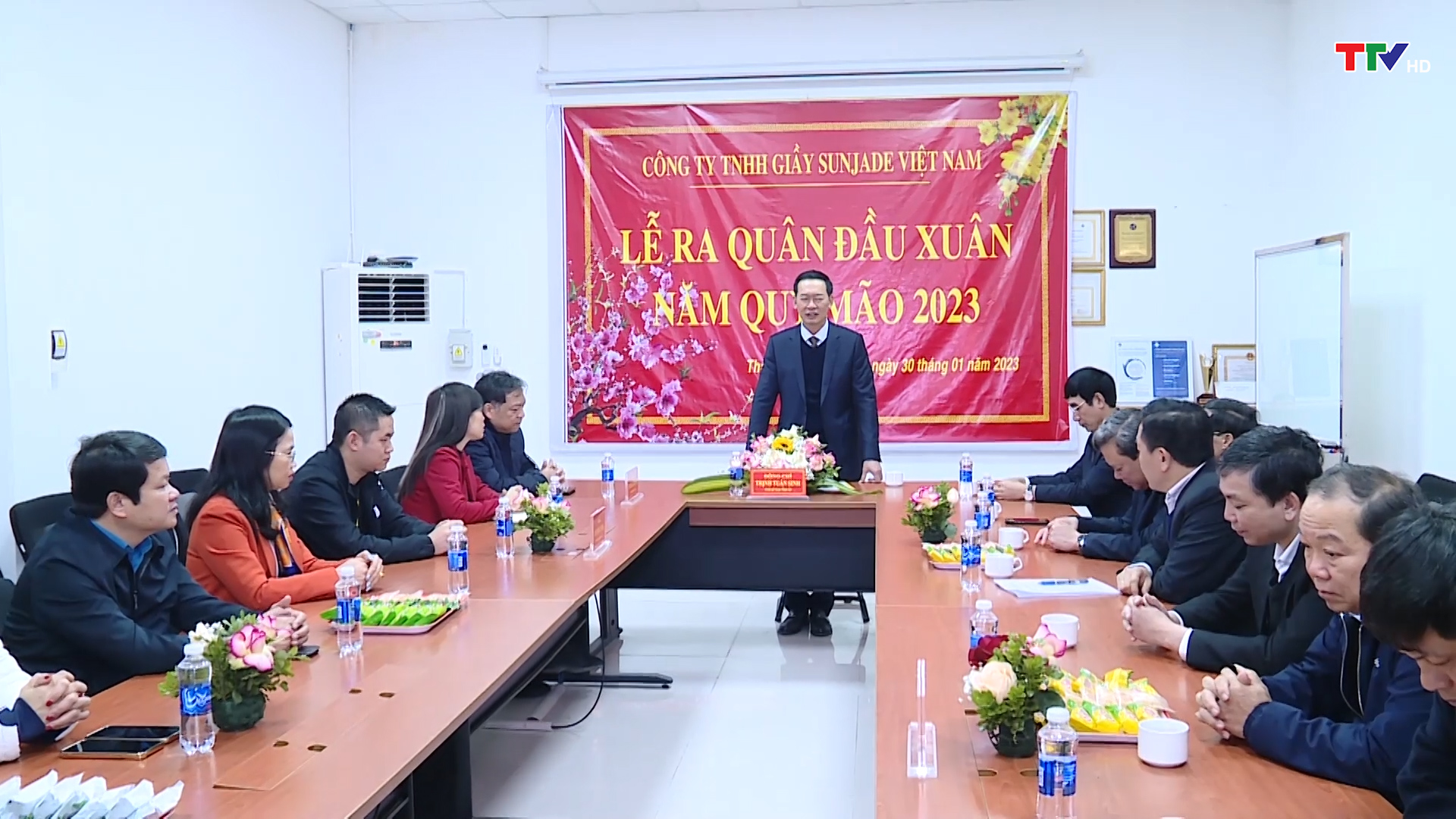Phó Bí thư Tỉnh ủy Trịnh Tuấn Sinh dự lễ ra quân sản xuất đầu xuân   - Ảnh 3.