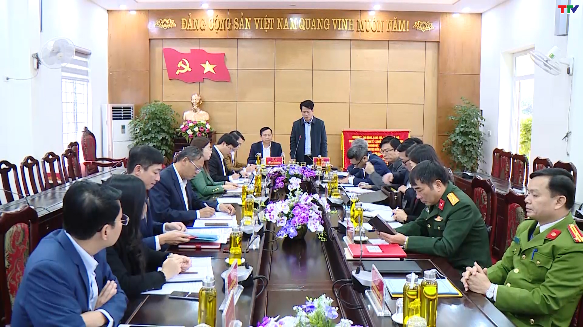 Đồng chí Trưởng Ban Tuyên giáo Tỉnh ủy Đào Xuân Yên thăm, kiểm tra tình hình sản xuất và đời sống của Nhân dân huyện Lang Chánh - Ảnh 3.