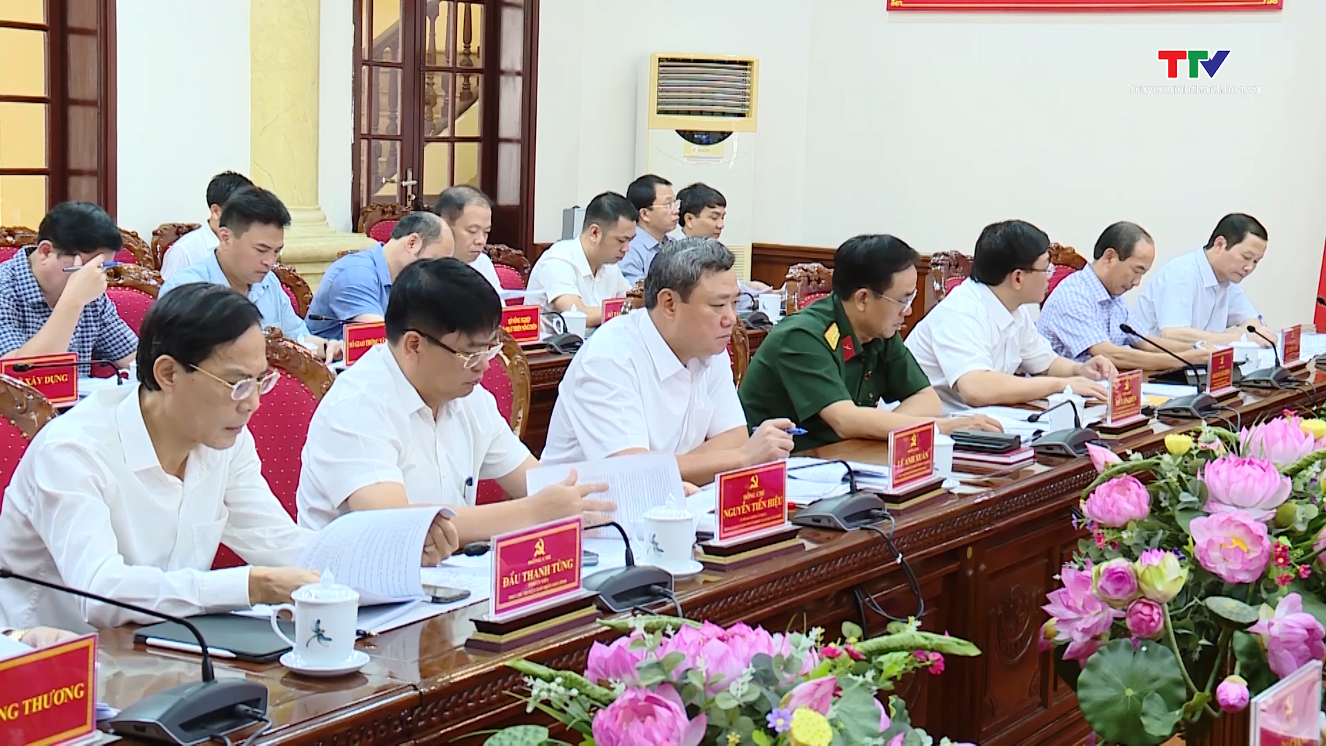 Ban Thường vụ Tỉnh uỷ cho ý kiến vào Dự thảo báo cáo sơ kết giữa nhiệm kỳ thực hiện Nghị quyết Đại hội Đảng bộ tỉnh lần thứ XIX - Ảnh 5.