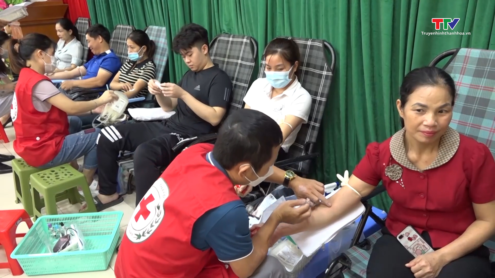 Vĩnh Lộc tổ chức Ngày hội hiến máu nhân đạo năm 2023 - Ảnh 2.