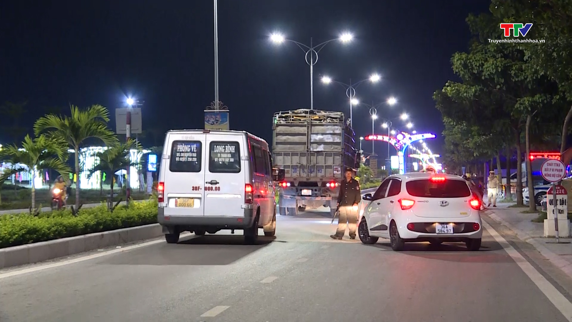 Cục Cảnh sát giao thông xử lý vi phạm nồng độ cồn trên tuyến Quốc lộ 10 đoạn qua huyện Hoằng Hoá  - Ảnh 5.