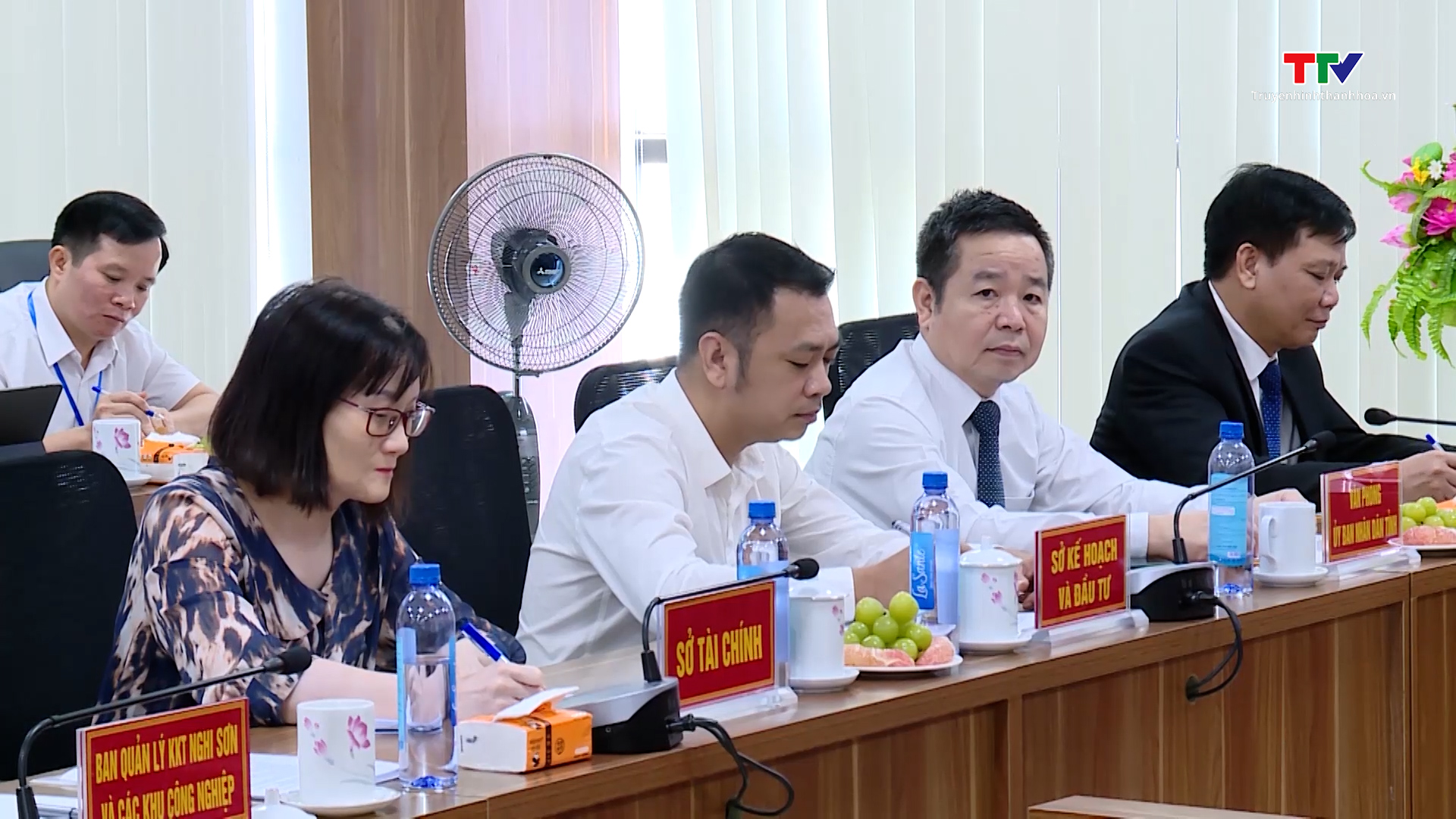 Bộ Thông tin và Truyền thông làm việc với UBND tỉnh Thanh Hóa về công tác chuyển đổi số - Ảnh 4.