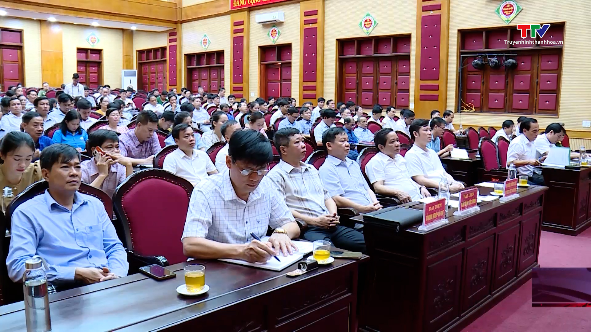 Đoàn Đại biểu Quốc hội tỉnh Thanh Hoá tiếp xúc cử tri 
tại huyện Cẩm Thuỷ và Ngọc Lặc 
 - Ảnh 3.