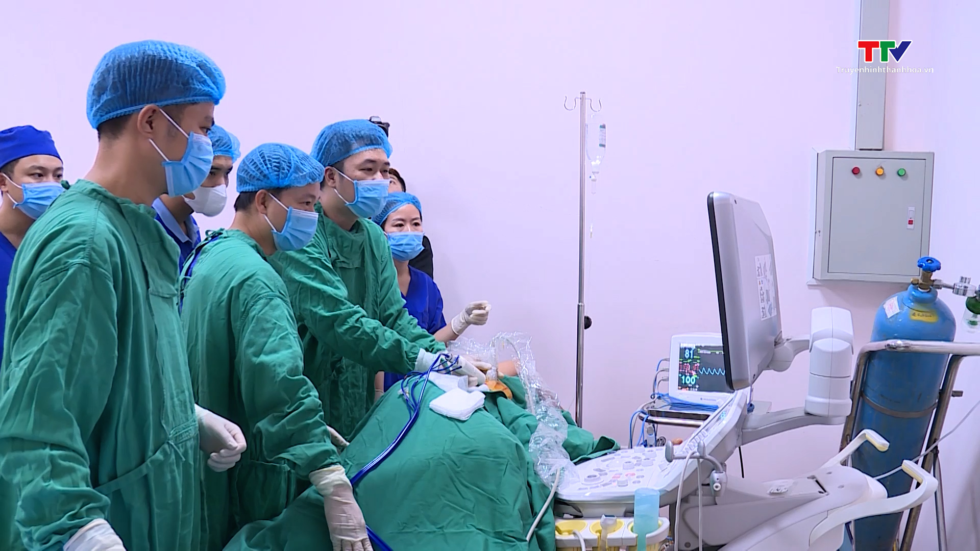 Thanh Hoá lần đầu tiên triển khai sinh thiết, hút u vú chân không dưới hướng dẫn của thiết bị hình ảnh - Ảnh 2.