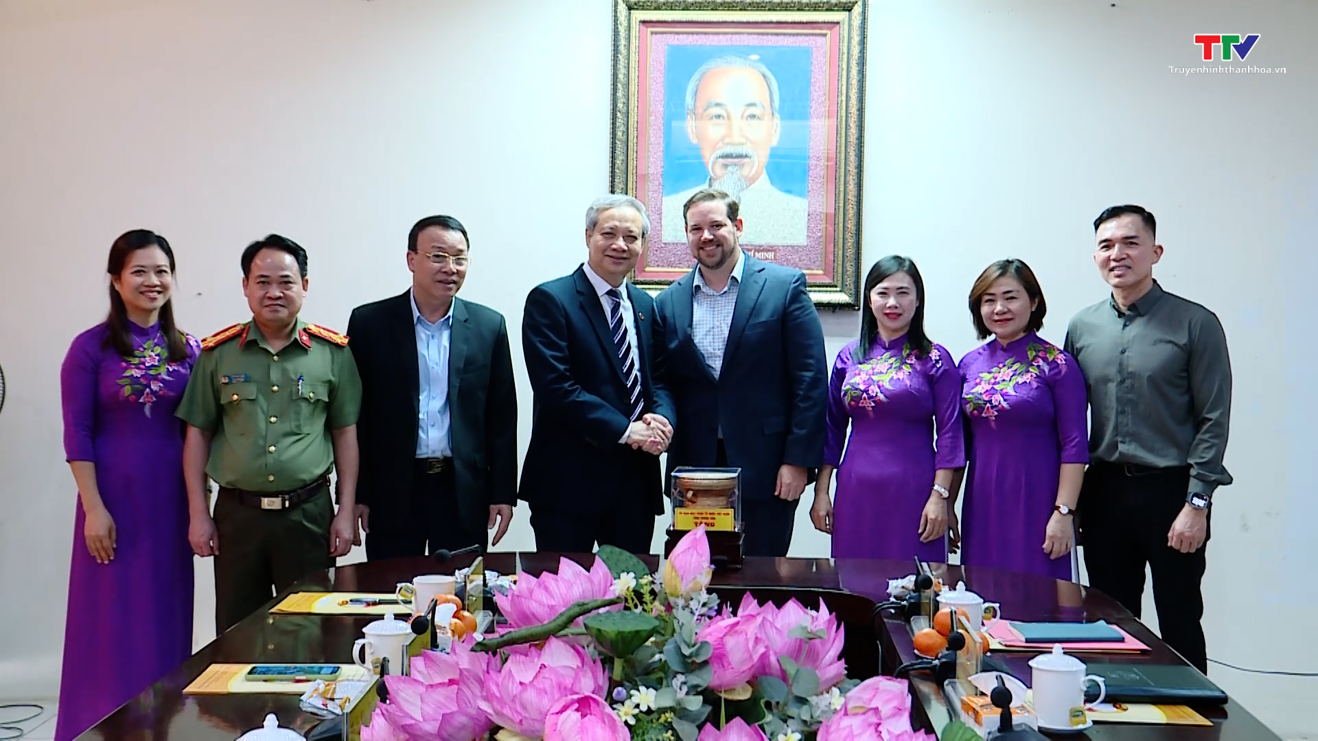 Ủy ban Mặt trận Tổ quốc tỉnh tiếp đoàn Tùy viên chính trị, Đại sứ quán Hoa Kỳ tại Việt Nam - Ảnh 4.