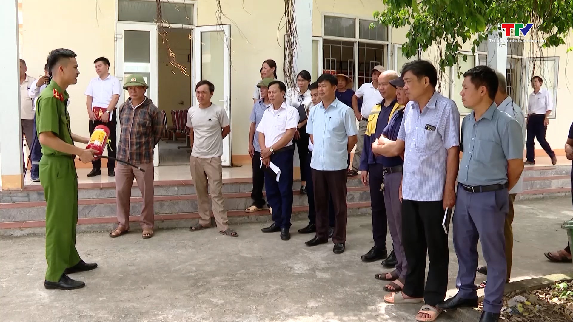 Công ty TNHH điện Nghi Sơn 2 bàn giao các công trình phòng cháy chữa cháy cho xã Hải Hà - Ảnh 2.
