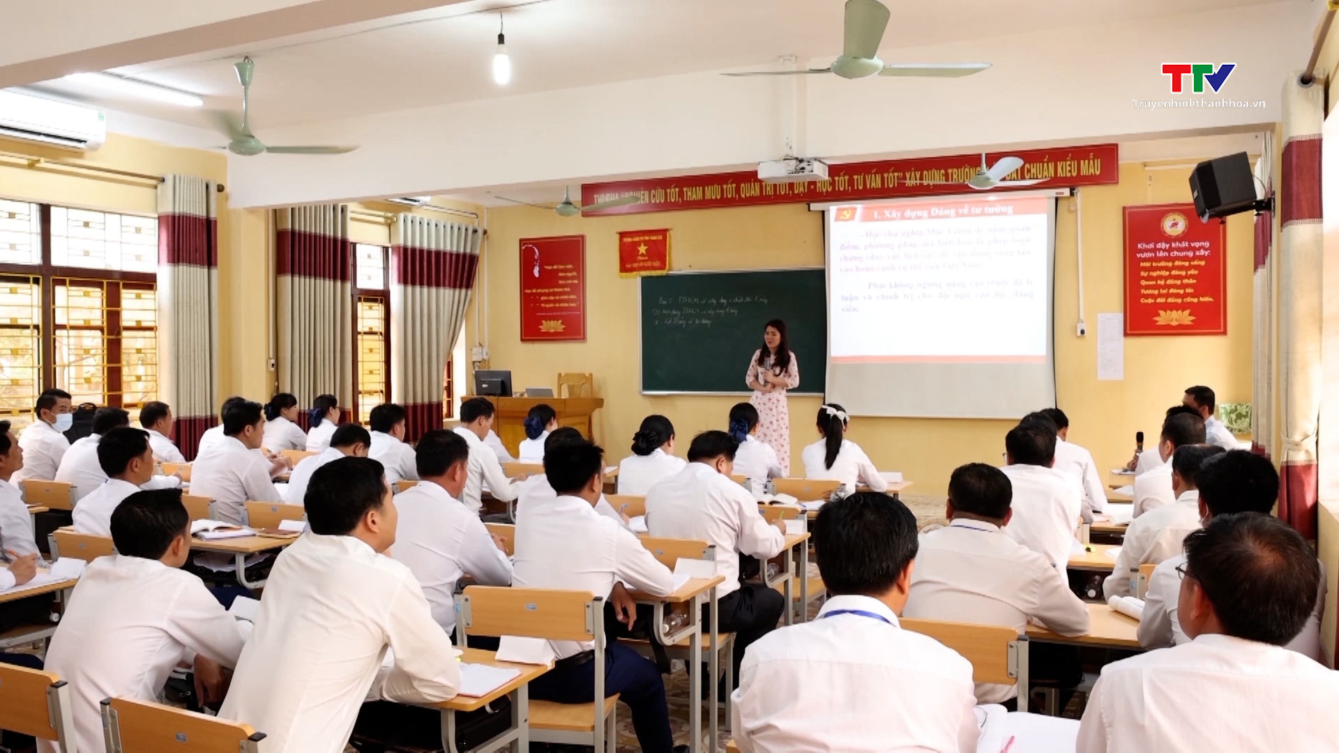 Trường Chính trị tỉnh Thanh Hóa nâng cao chất lượng đào tạo bồi dưỡng lý luận chính trị
 - Ảnh 9.