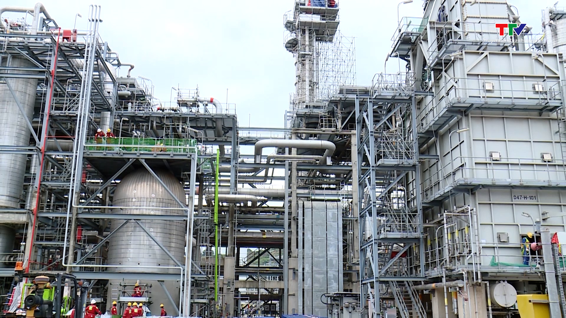 Tuân thủ nghiêm ngặt quy định về bảo vệ môi trường trong bảo dưỡng Nhà máy lọc hóa dầu Nghi Sơn - Ảnh 2.