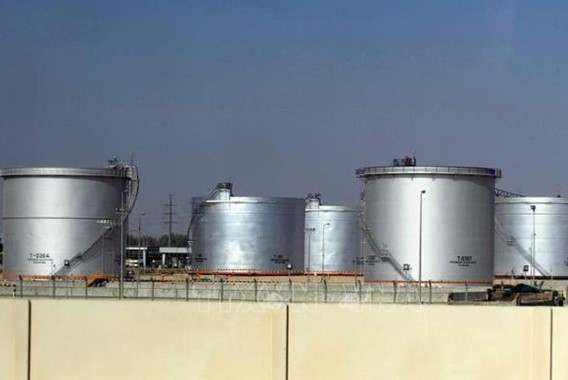 Các nước vùng Vịnh cam kết điều chỉnh sản lượng dầu - Ảnh 1.