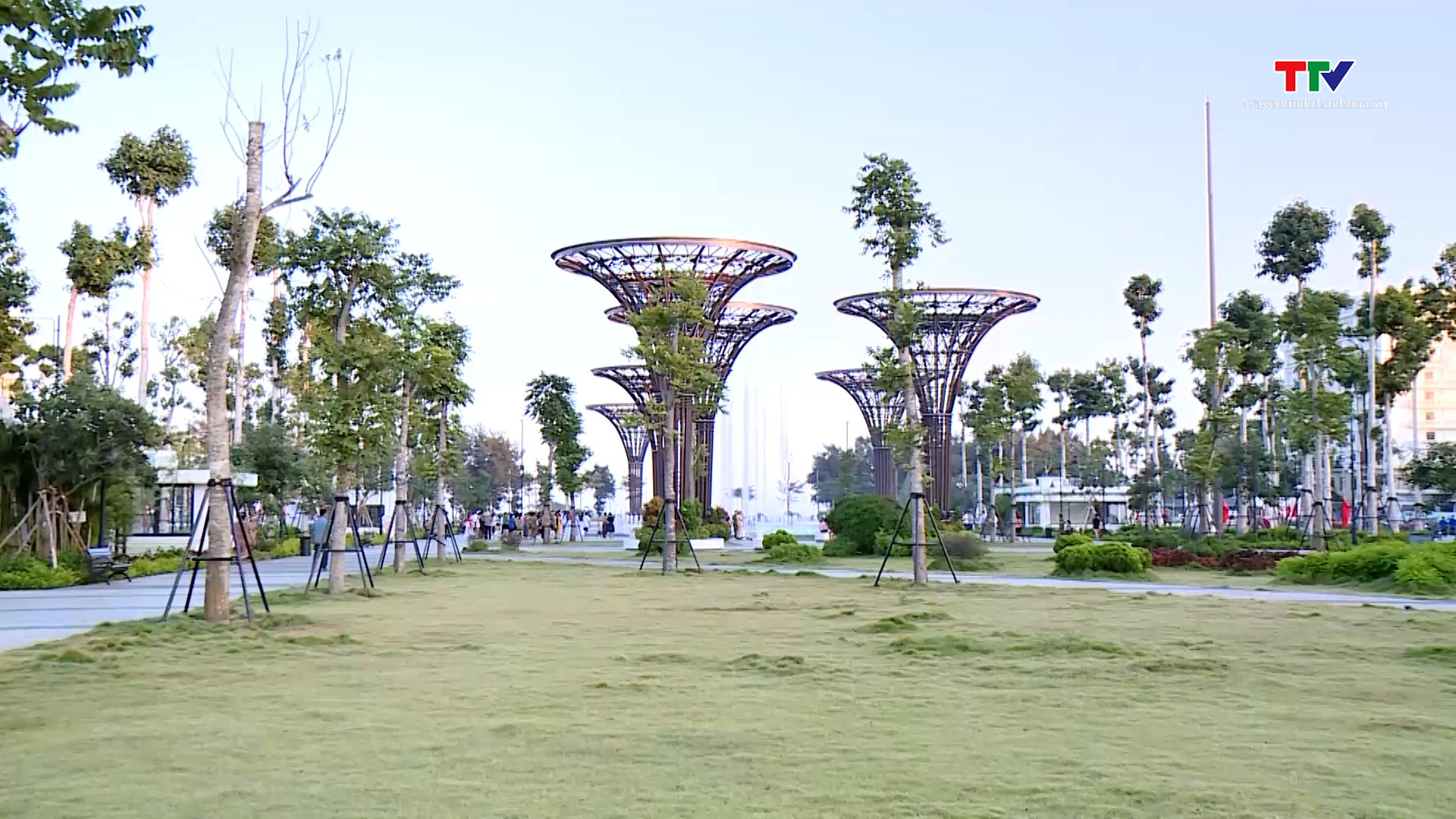 Thành phố Sầm Sơn công bố Nghị quyết của HĐND tỉnh về việc đặt tên đại lộ trên địa bàn - Ảnh 3.
