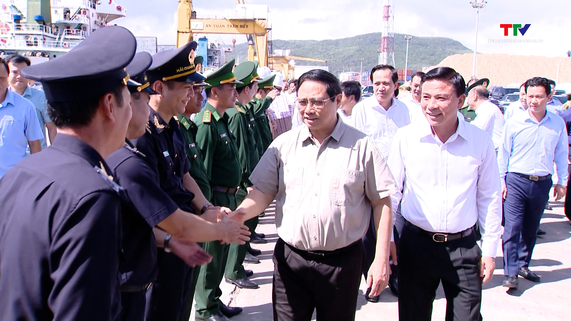 Thủ tướng Chính phủ Phạm Minh Chính làm việc với tỉnh Thanh Hóa về tình hình kinh tế - xã hội, quốc phòng - an ninh, công tác xây dựng Đảng và hệ thống chính trị - Ảnh 2.