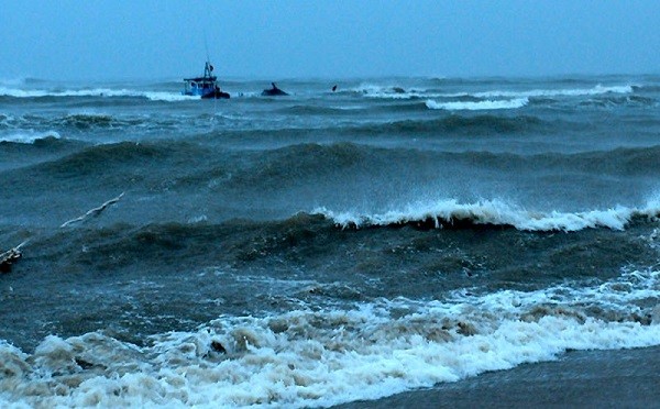 Dự báo gió mạnh, sóng lớn trên vùng biển khu vực Bắc Trung Bộ- Ảnh 1.