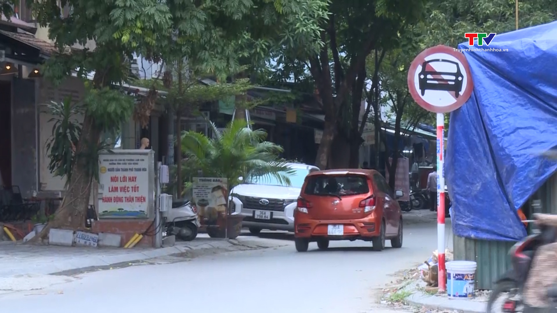 Tình trạng vi phạm biển báo hiệu giao thông tại thành phố Thanh Hoá- Ảnh 1.
