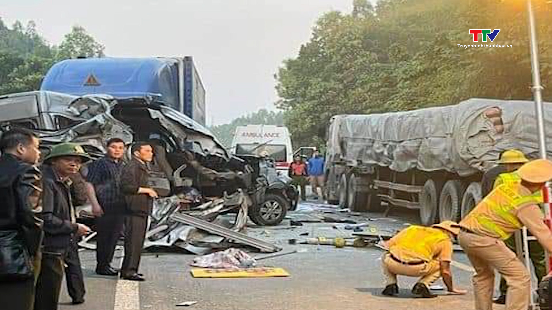 Điều tra nguyên nhân vụ tai nạn giao thông đặc biệt nghiêm trọng ở Lạng Sơn - Ảnh 2.