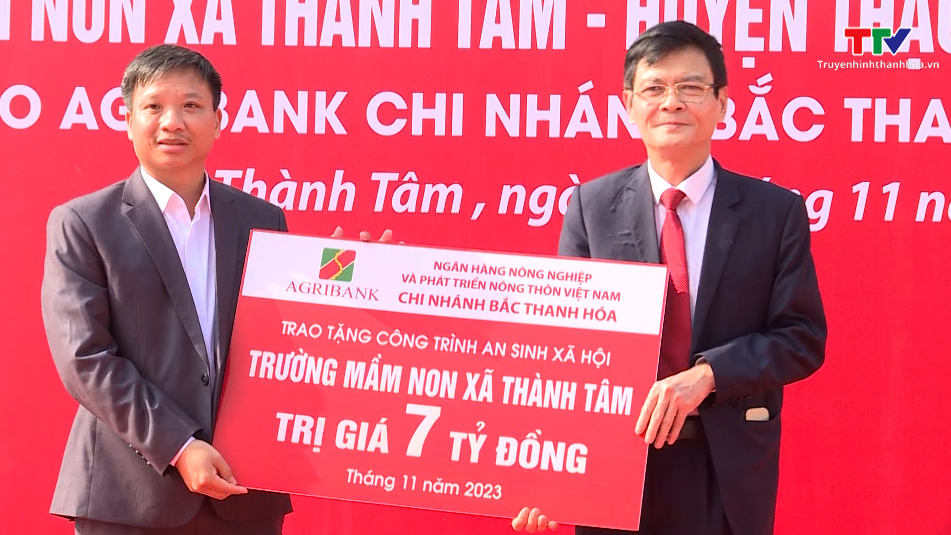 Agribank Bắc Thanh Hoá trao tặng công trình an sinh xã hội Trường Mầm non xã Thành Tâm, huyện Thạch Thành- Ảnh 1.
