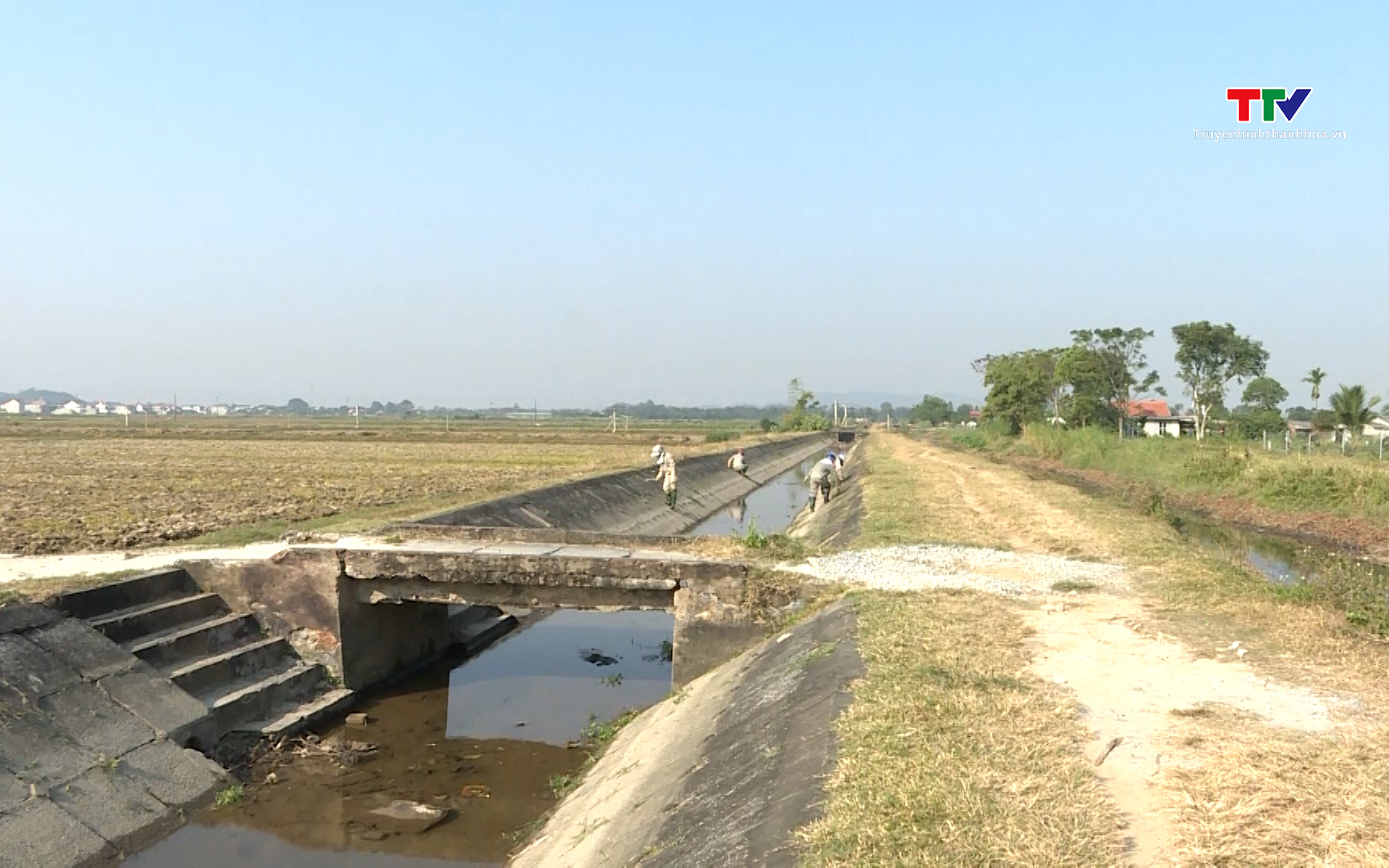 Tập trung ra quân làm thuỷ lợi mùa khô, nạo vét khơi thông các tuyến kênh tưới, tiêu