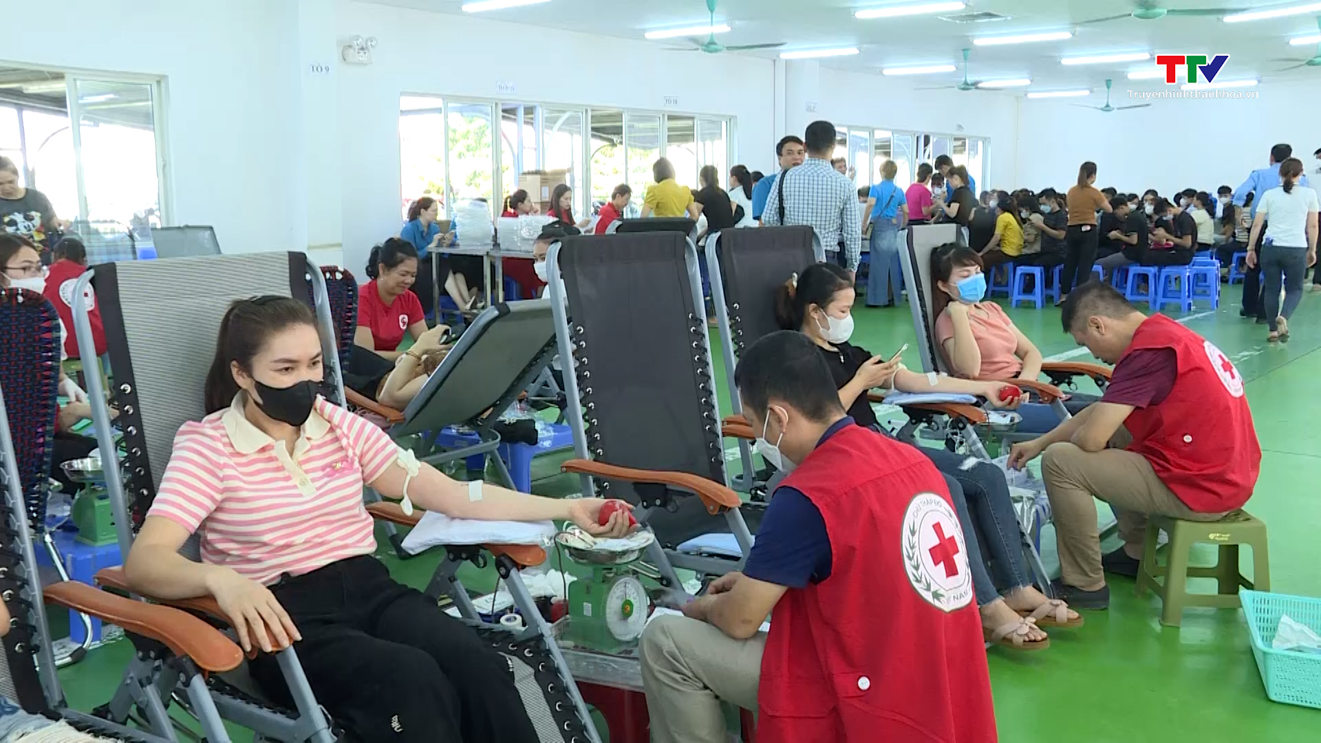 Người lao động Công ty TNHH Sakurai Việt Nam hiến máu nhân đạo - Ảnh 2.