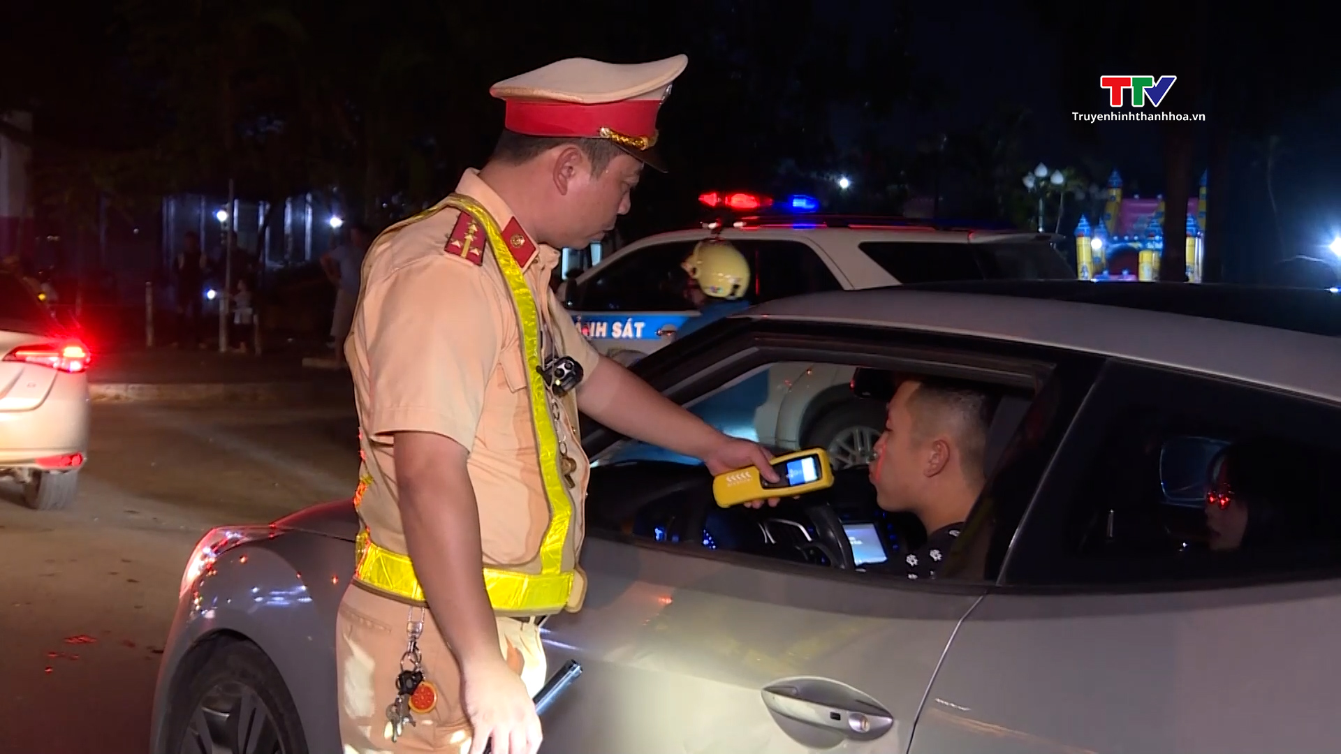 Cảnh sát giao thông Thanh Hóa xử lý hơn 13.000 tài xế vi phạm nồng độ cồn trong 10 tháng - Ảnh 2.