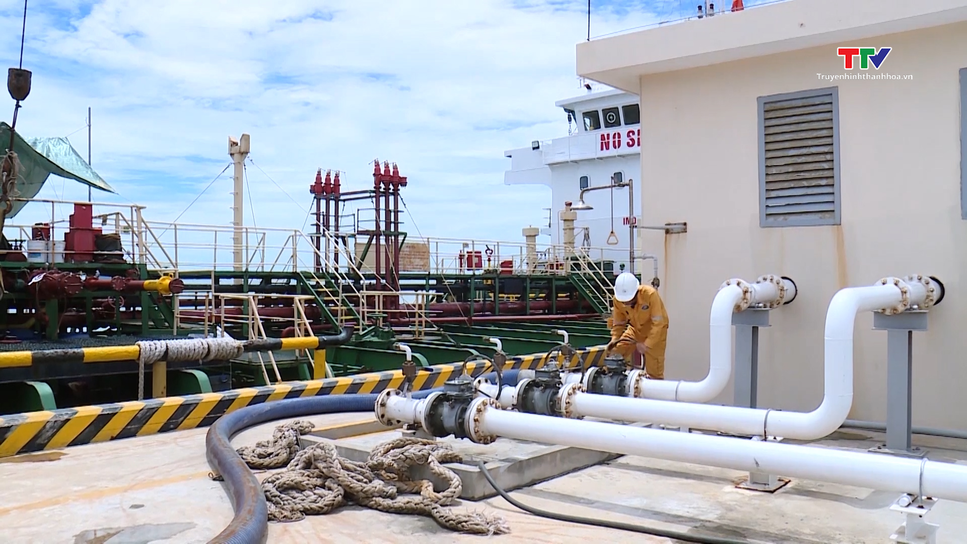 Lọc hóa dầu Nghi Sơn có khả năng xuất bán 1,57 triệu tấn xăng dầu trong hai tháng cuối năm - Ảnh 2.