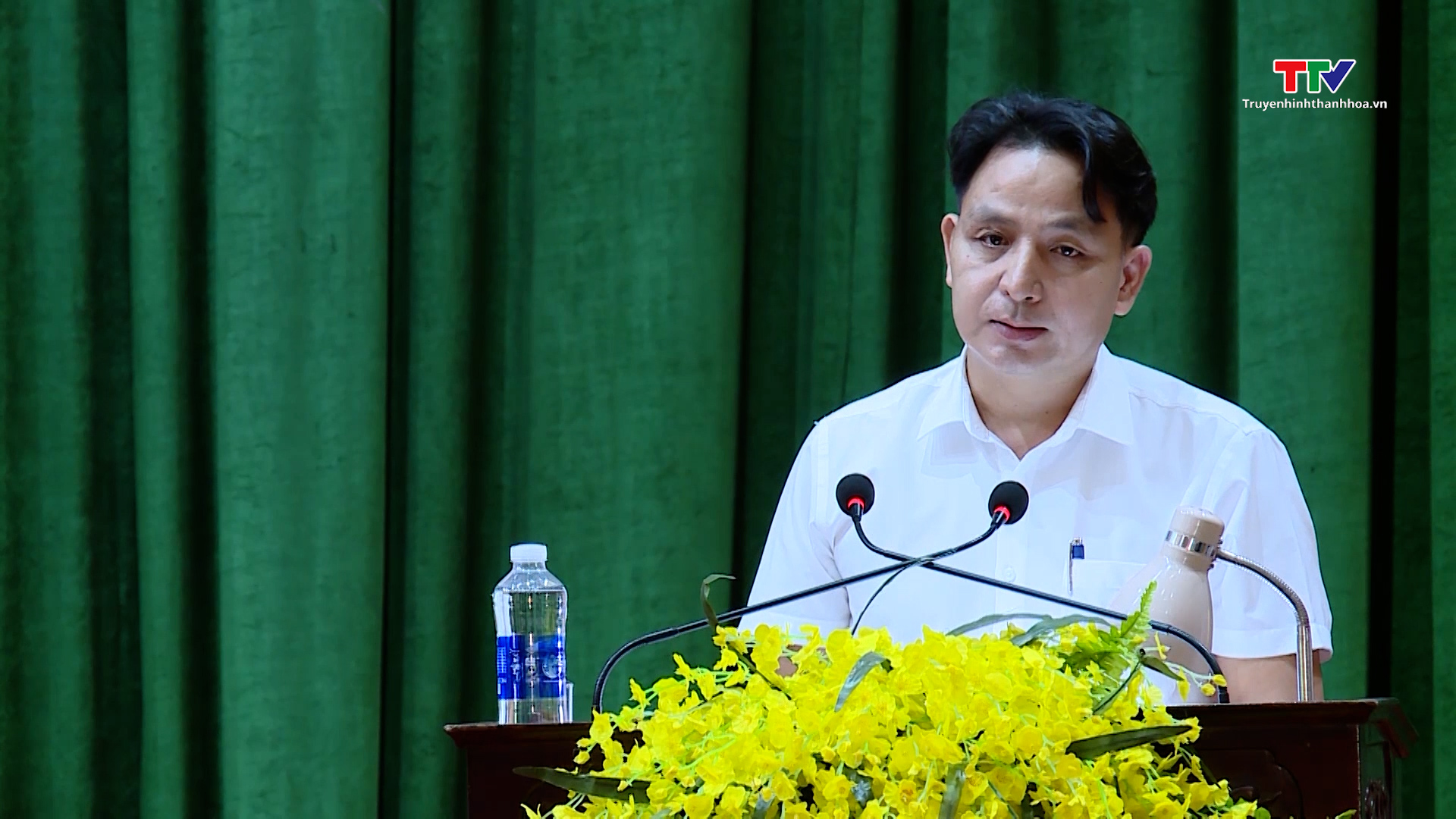 Chủ tịch UBND tỉnh Đỗ Minh Tuấn và các đại biểu HĐND tỉnh tiếp xúc cử tri thị xã  Nghi Sơn - Ảnh 3.