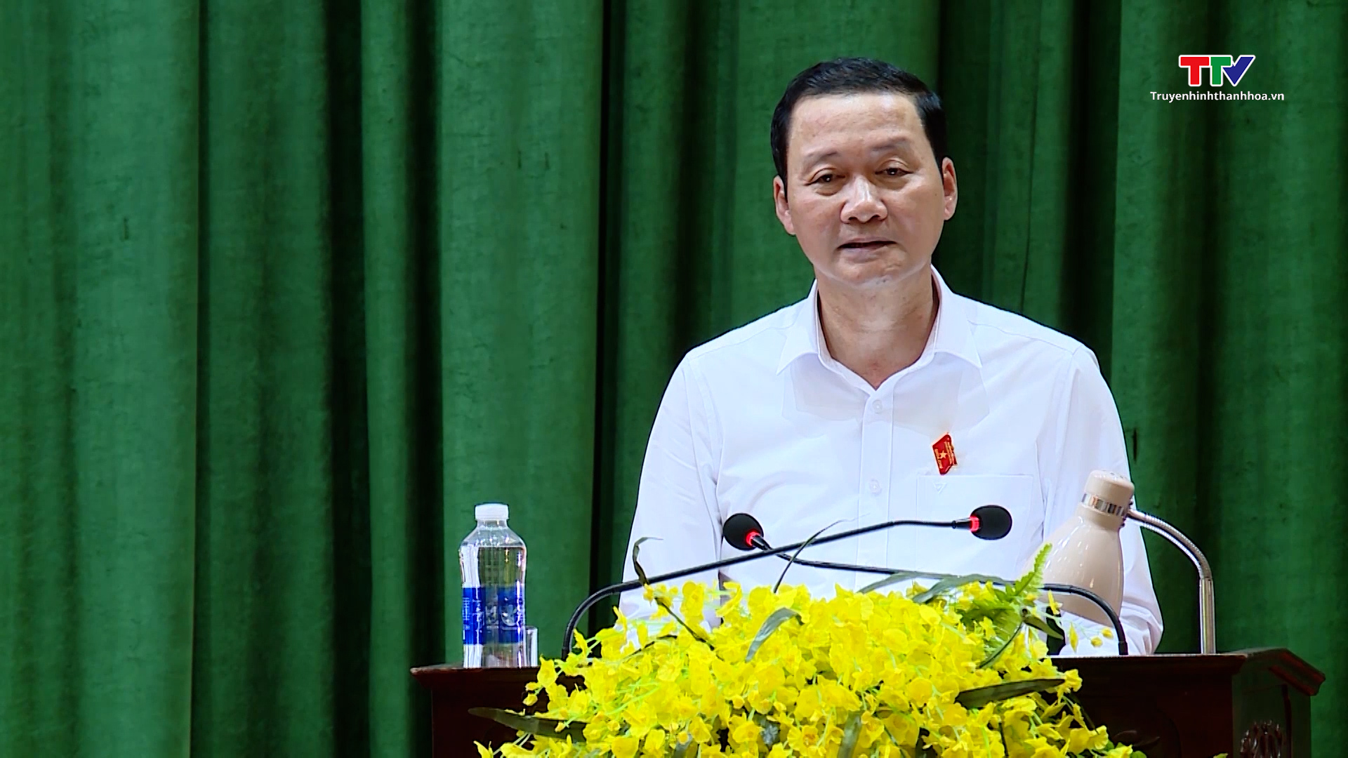Chủ tịch UBND tỉnh Đỗ Minh Tuấn và các đại biểu HĐND tỉnh tiếp xúc cử tri thị xã  Nghi Sơn - Ảnh 4.