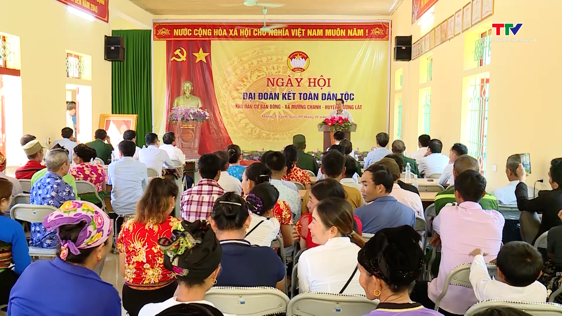 Đồng chí Trịnh Tuấn Sinh, Phó Bí thư Tỉnh ủy dự Ngày hội Đại đoàn kết toàn dân tộc tại huyện Mường Lát - Ảnh 2.