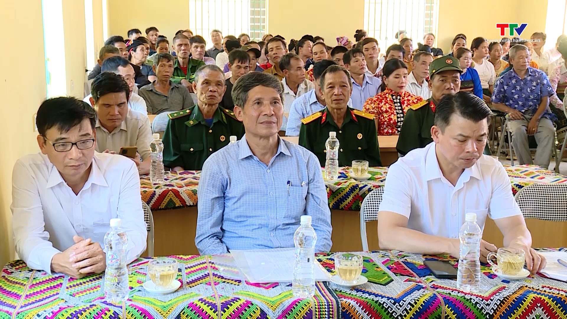 Đồng chí Trịnh Tuấn Sinh, Phó Bí thư Tỉnh ủy dự Ngày hội Đại đoàn kết toàn dân tộc tại huyện Mường Lát - Ảnh 3.