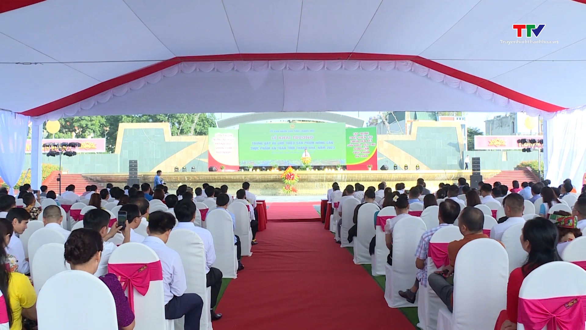 Khai trương trưng bày, giới thiệu sản phẩm nông sản thực phẩm an toàn tỉnh Thanh Hoá năm 2023 - Ảnh 3.