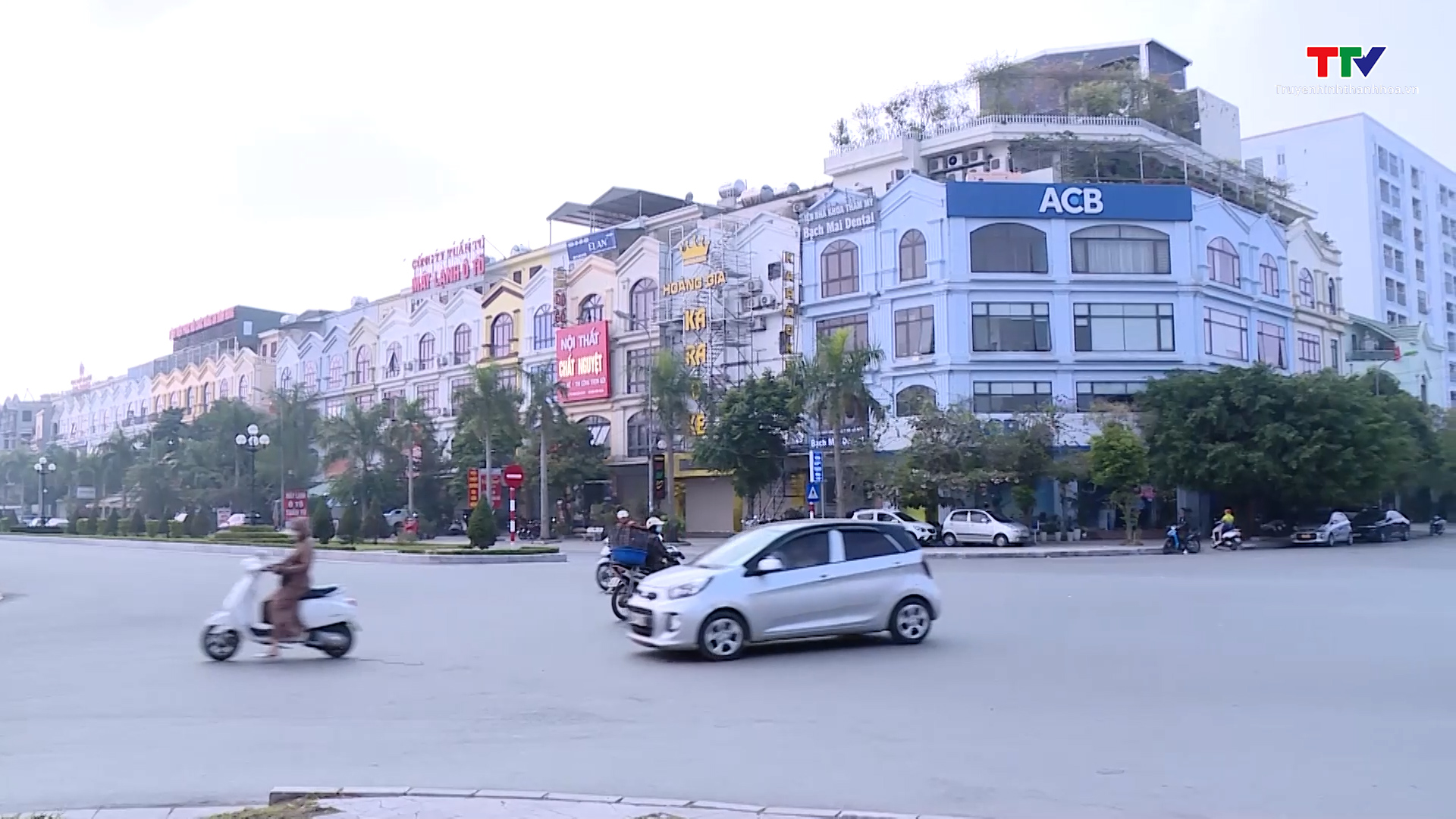 Nhiều điểm tiềm ẩn nguy cơ mất an toàn giao thông
 tại thành phố Thanh Hóa- Ảnh 1.