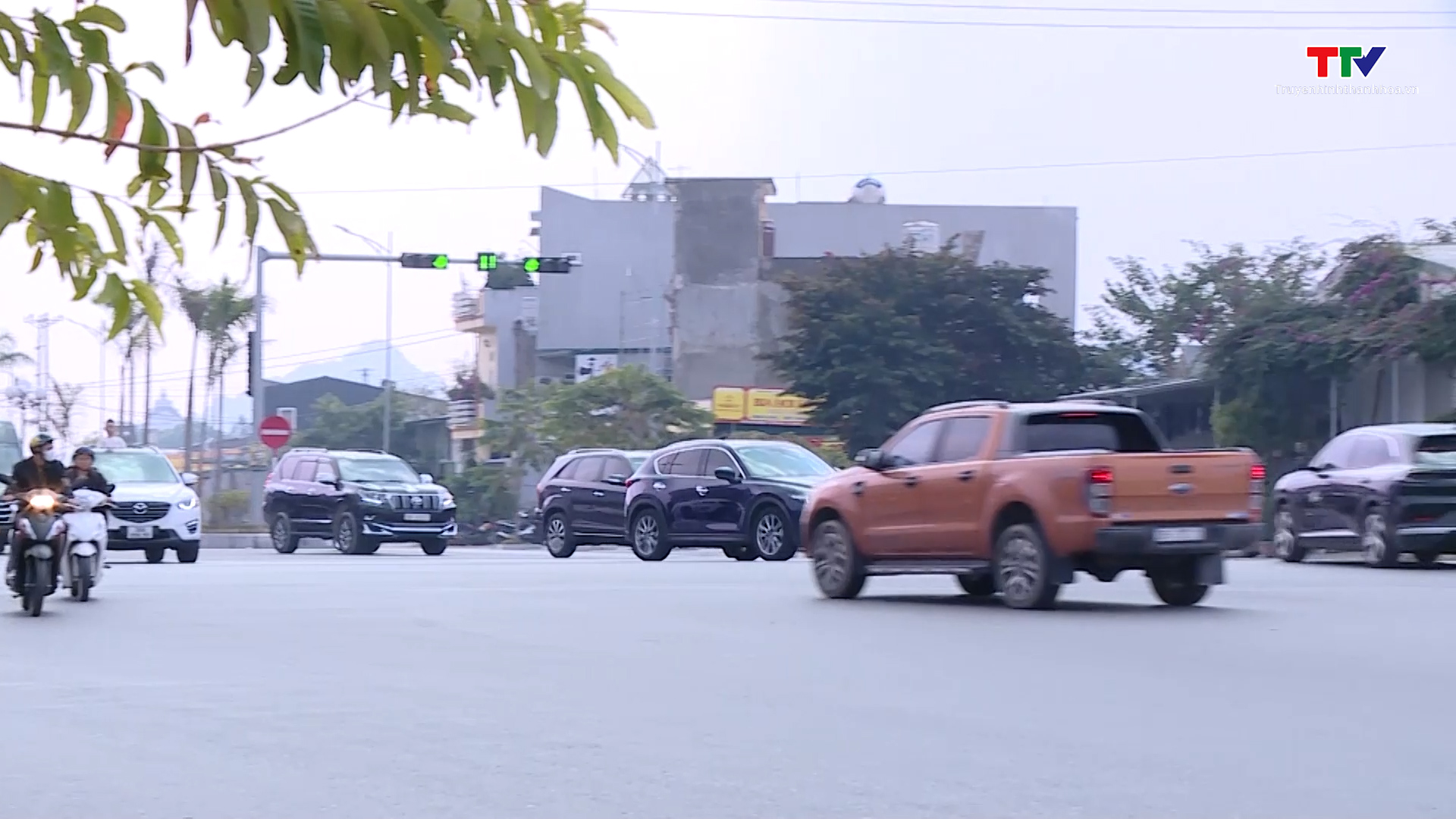 Nhiều điểm tiềm ẩn nguy cơ mất an toàn giao thông
 tại thành phố Thanh Hóa- Ảnh 5.