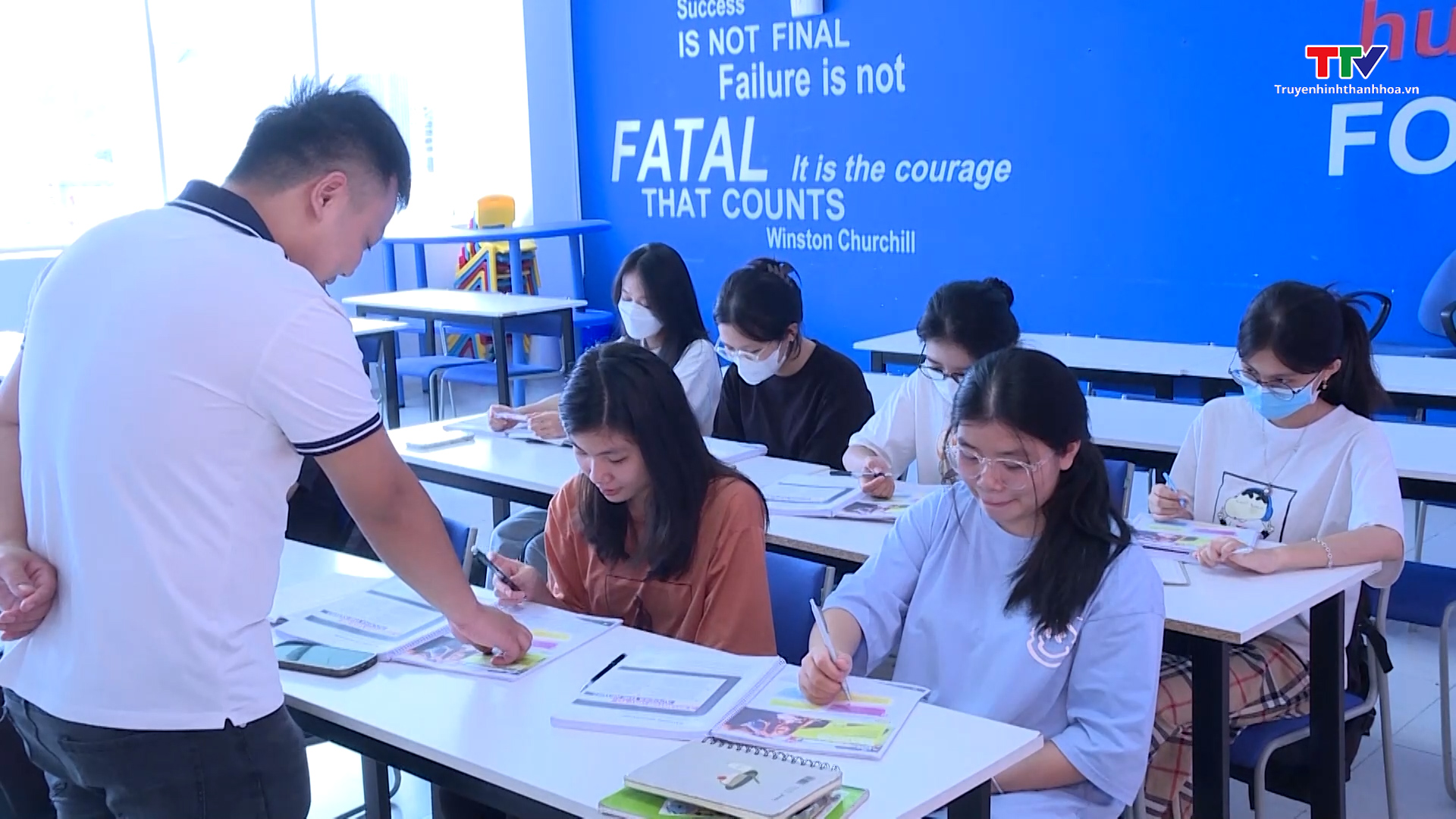 Việt Nam xếp thứ 58 thế giới về độ thông thạo tiếng Anh- Ảnh 1.