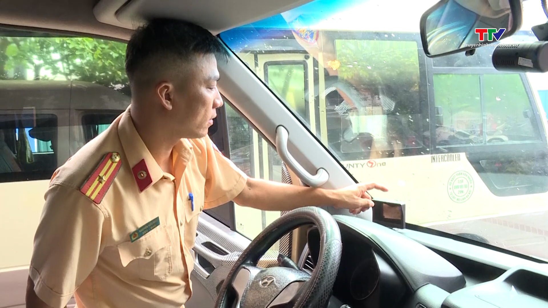 Báo cáo kết quả kiểm tra xe hợp đồng trên địa bàn thành phố Thanh Hóa- Ảnh 1.