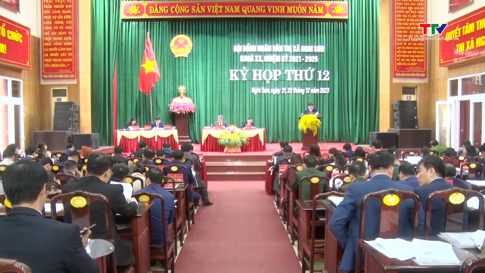Hội đồng Nhân dân thị xã Nghi Sơn khóa XX, nhiệm kỳ 2021 – 2026 khai mạc kỳ họp thứ 12- Ảnh 1.