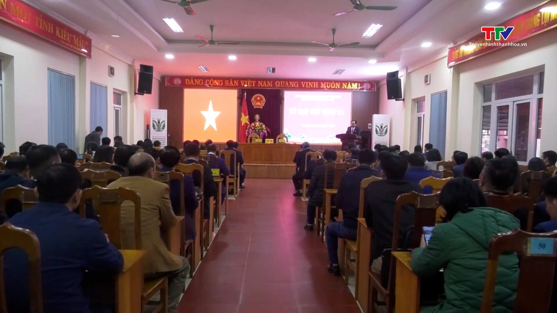 Kỳ họp thứ 13, Hội đồng Nhân dân huyện Thường Xuân, khóa XXI, nhiệm kỳ 2021 - 2026- Ảnh 1.
