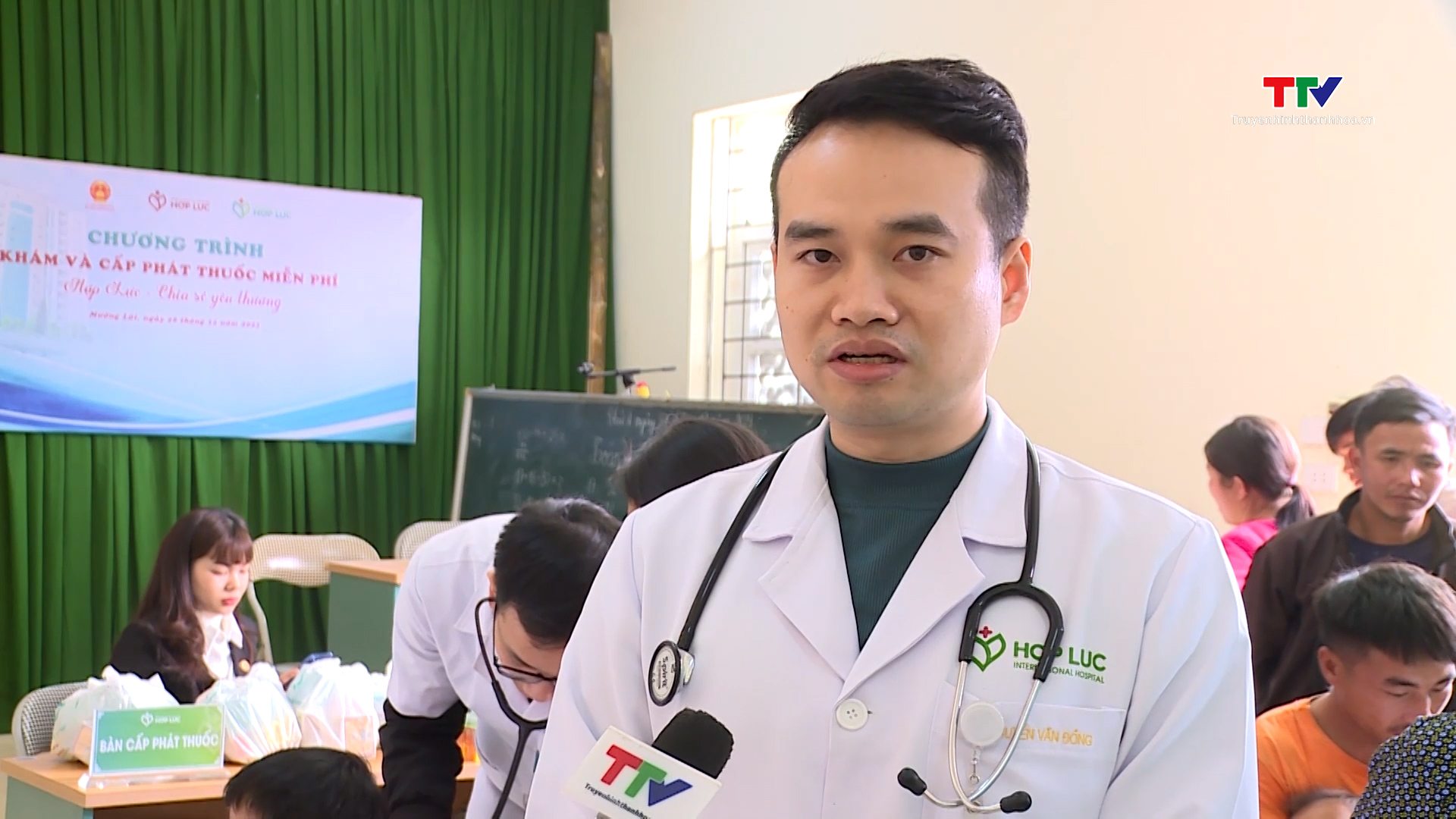 Khám bệnh, cấp phát thuốc miễn phí và tư vấn sức khoẻ cho người dân xã Tam Chung, huyện Mường Lát
- Ảnh 4.