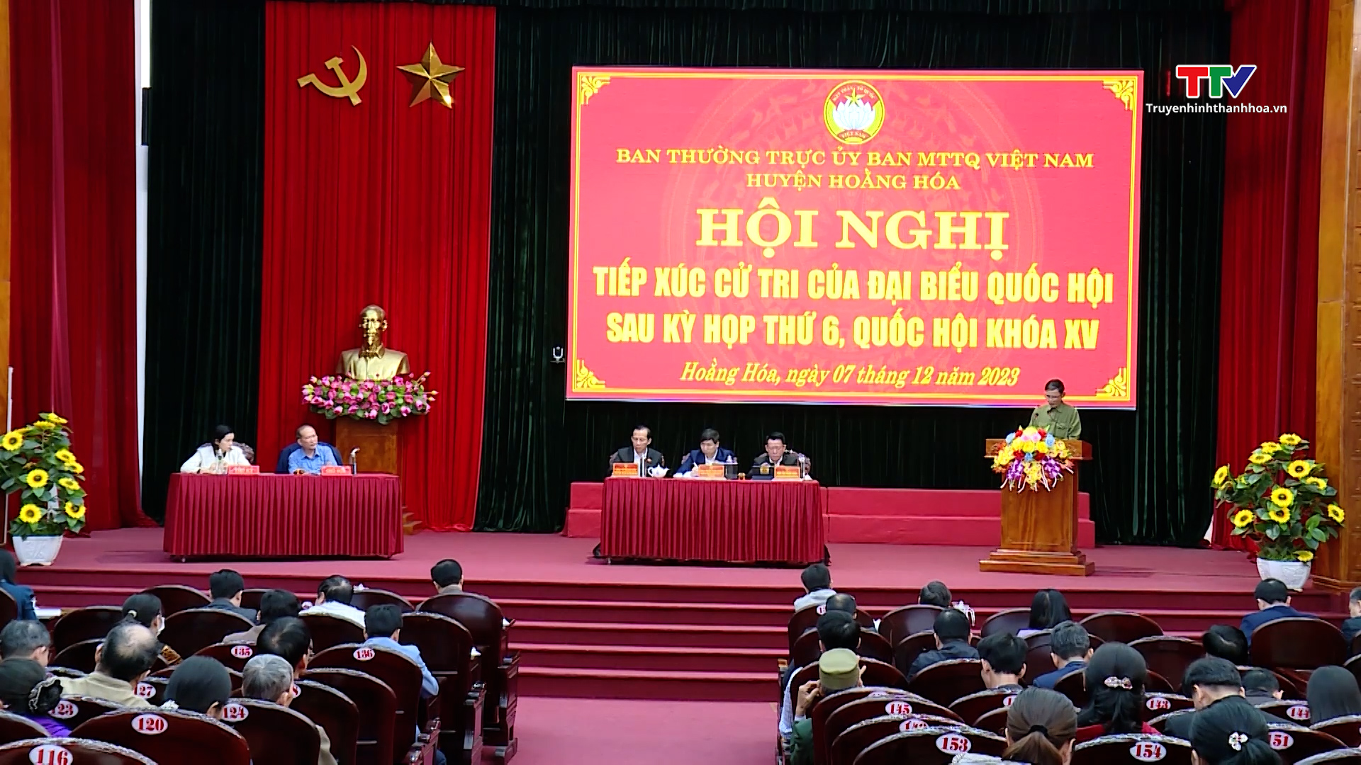 Đoàn đại biểu Quốc hội tỉnh Thanh Hóa tiếp xúc cử tri huyện Hoằng Hóa và thành phố Sầm Sơn- Ảnh 1.