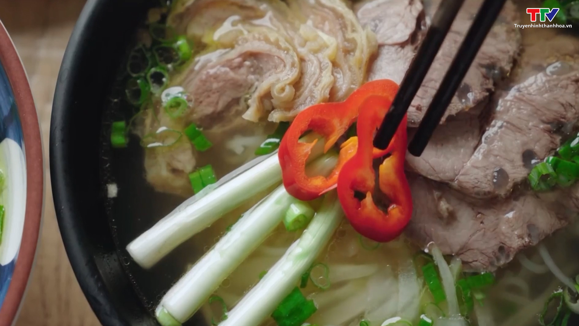 Việt Nam đứng thứ 6 trên bảng xếp hạng các nền ẩm thực ngon nhất châu Á - Ảnh 2.